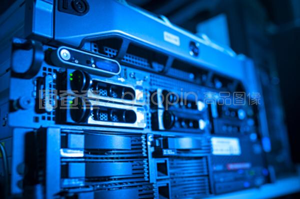 网络服务器与云计算装备技术服务的融合与演进